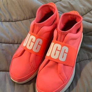UGG sneakers women’s size 8 neutra coral. Never worn!